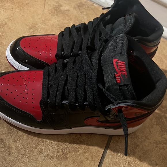 Jordan breds patent leather size 6 in boys great condition - Picture 2 of 4